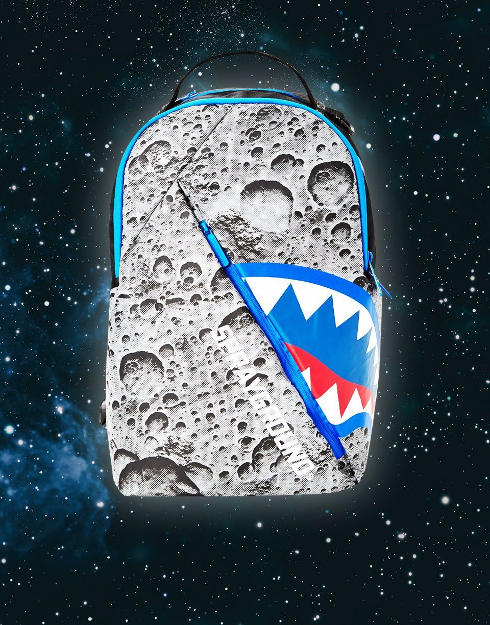 SPRAYGROUND ANGLED REFLECTIVE SHARK (SPACE SHOT)