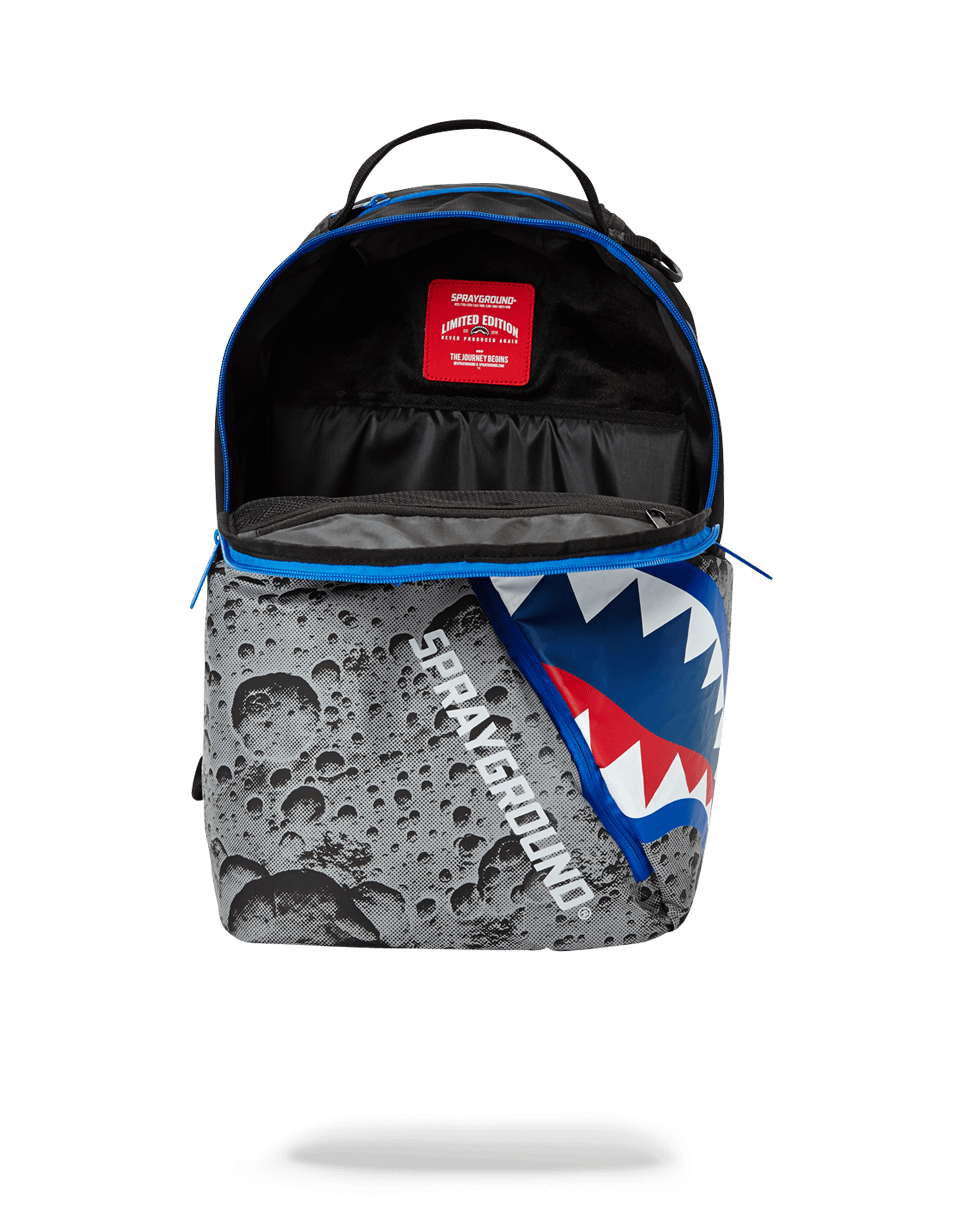 SPRAYGROUND ANGLED REFLECTIVE SHARK (SPACE SHOT)