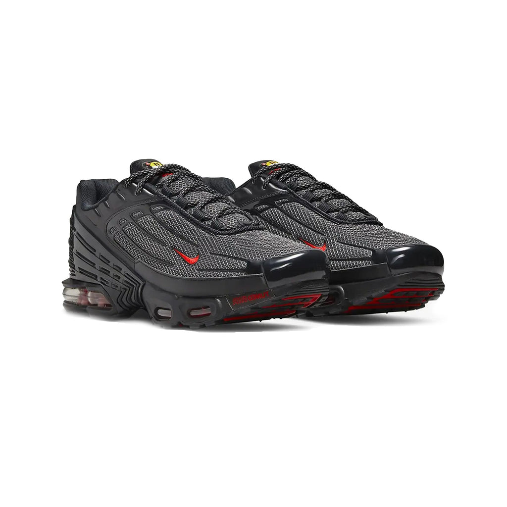 Nike Air Max Plus 3 'Black Reflective Silver University Red' (2022)