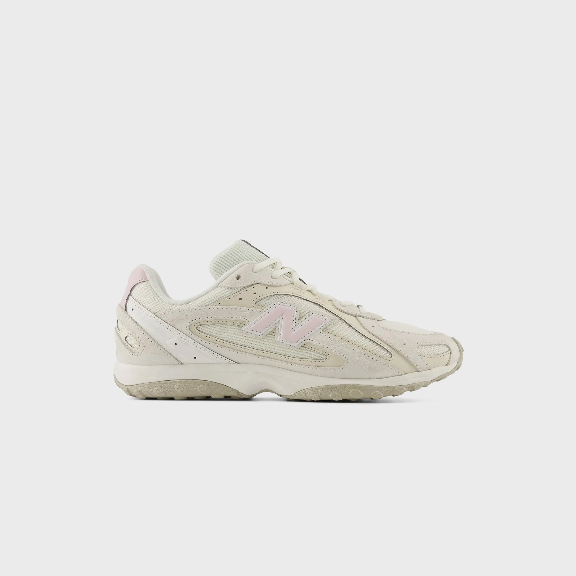 New Balance 204L - Sea Salt / Stone Pink