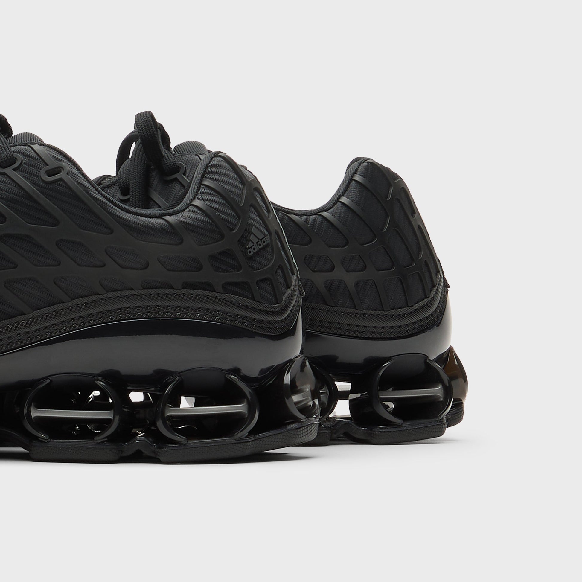 adidas Megaride F50 - Core Black / Iron Metallic