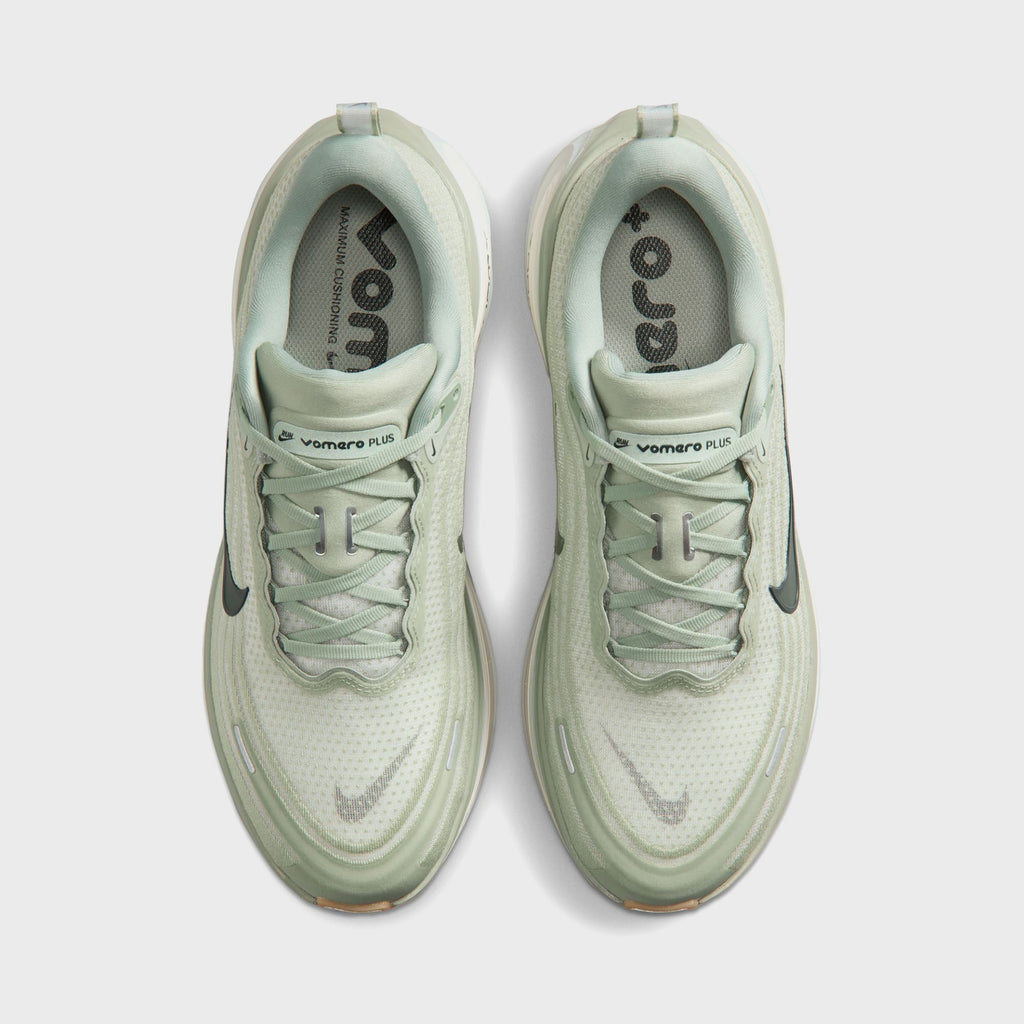 Nike Vomero Plus - Jade Horizon / Sail / Light Silver / Black Spruce