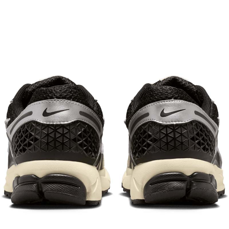 Nike Zoom Vomero 5 - Black/Chrome