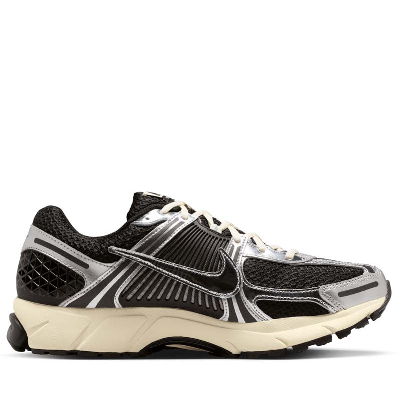 Nike Zoom Vomero 5 - Black/Chrome
