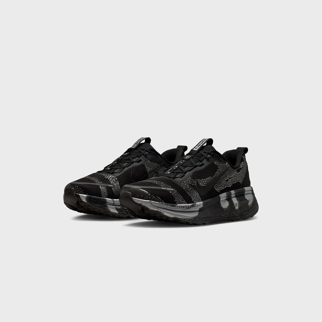 Nike Vomero 18 - Iron Grey / Light Smoke Grey / Black