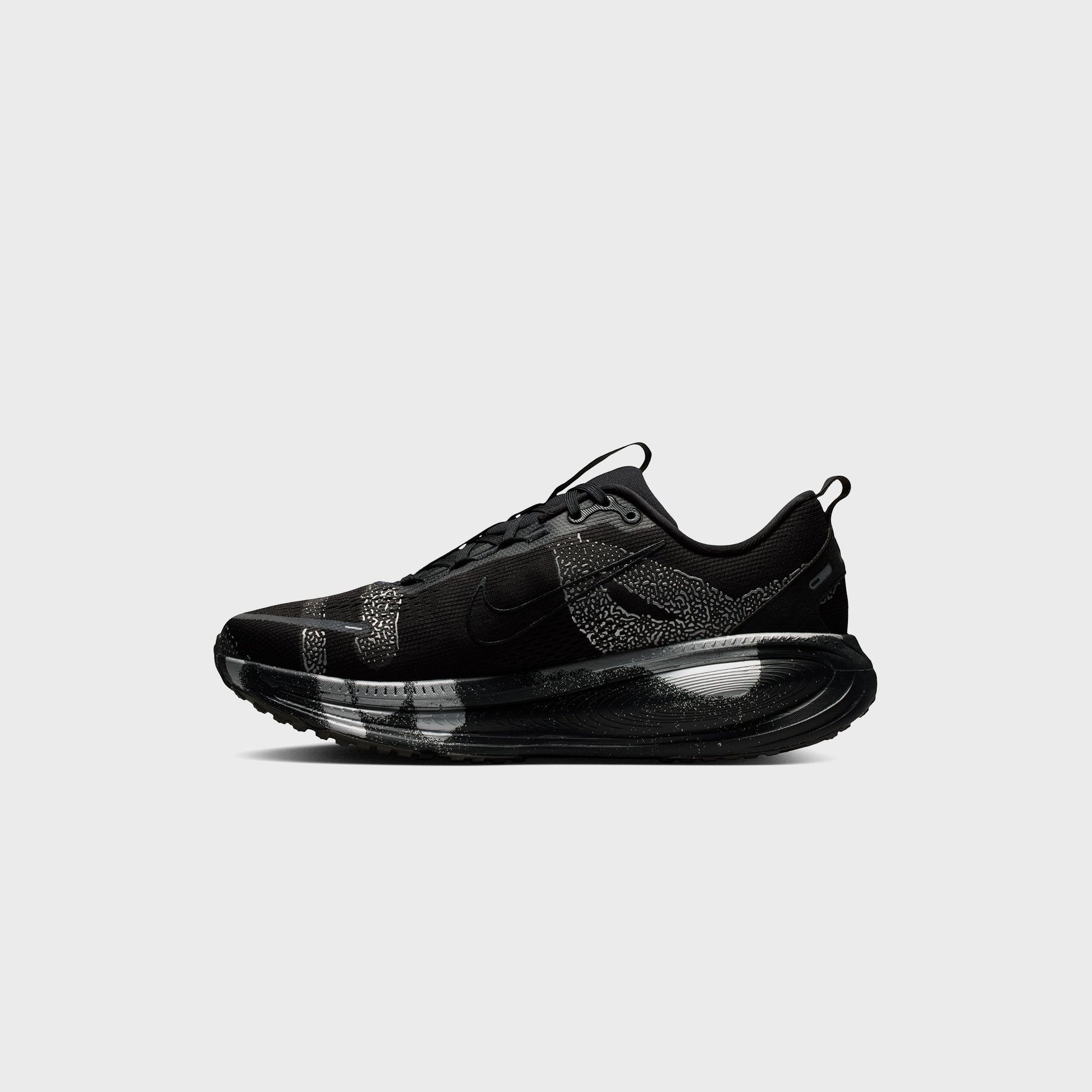 Nike Vomero 18 - Iron Grey / Light Smoke Grey / Black