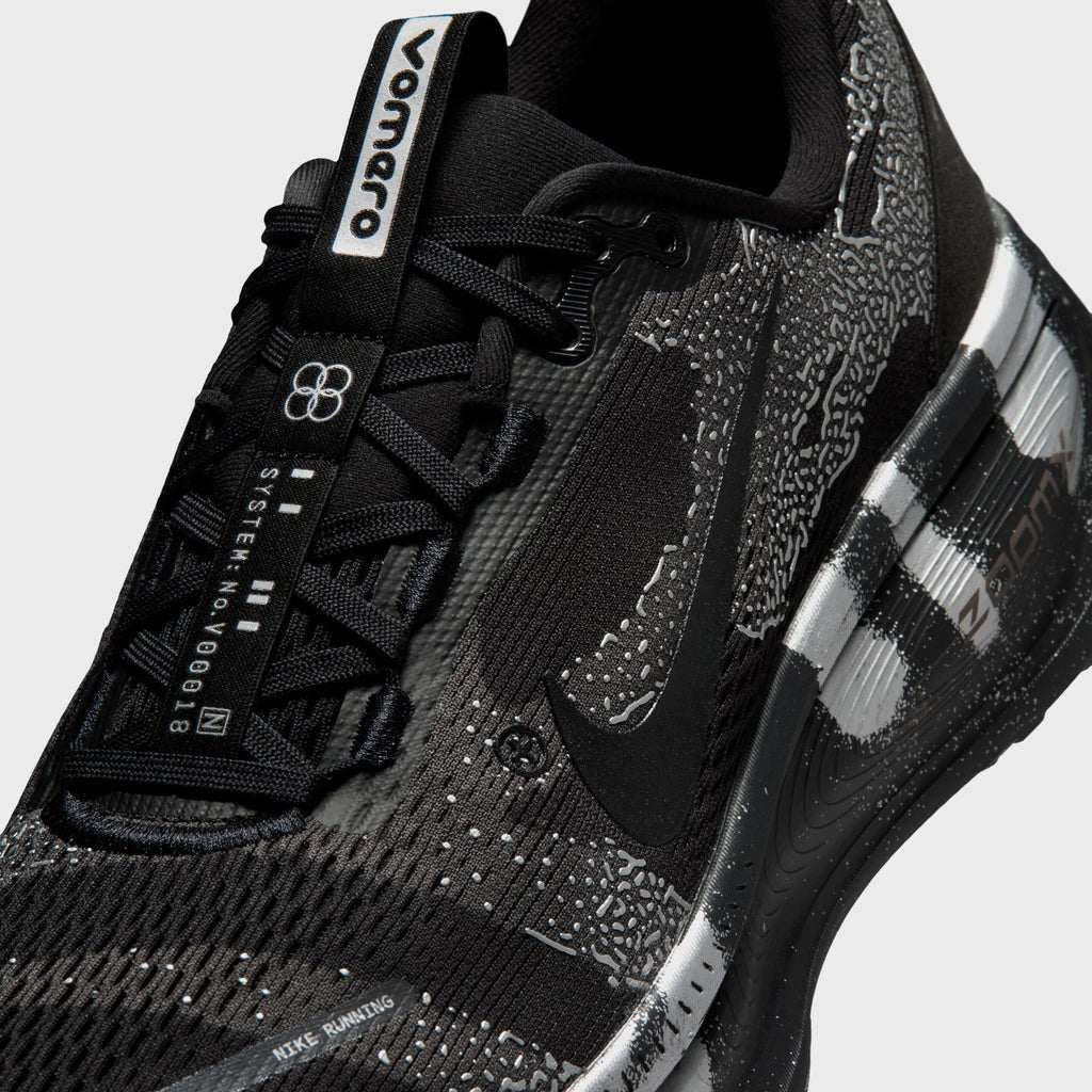 Nike Vomero 18 - Iron Grey / Light Smoke Grey / Black