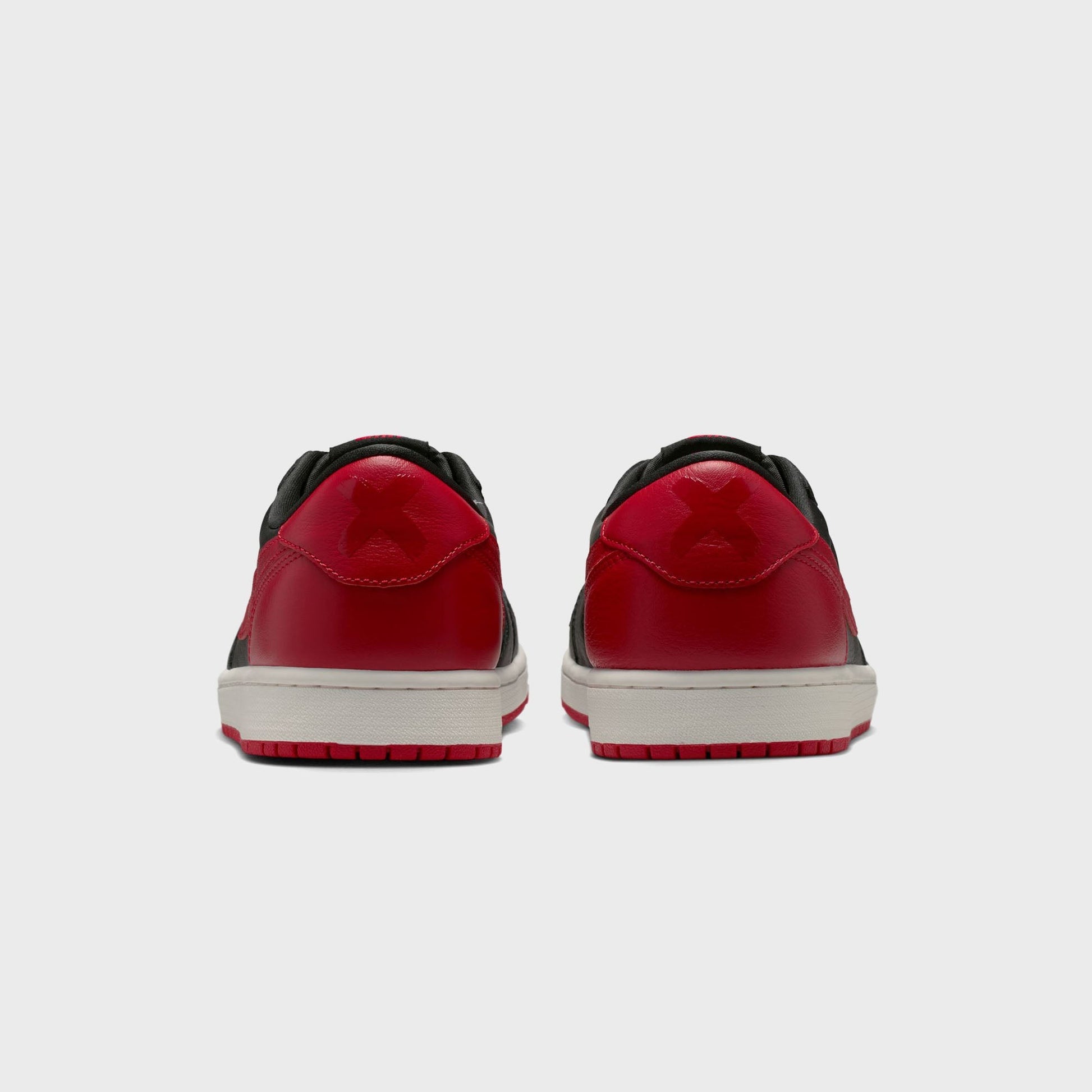 Jordan Air Jordan 1 Retro Low OG - Black / Varsity Red / Summit White