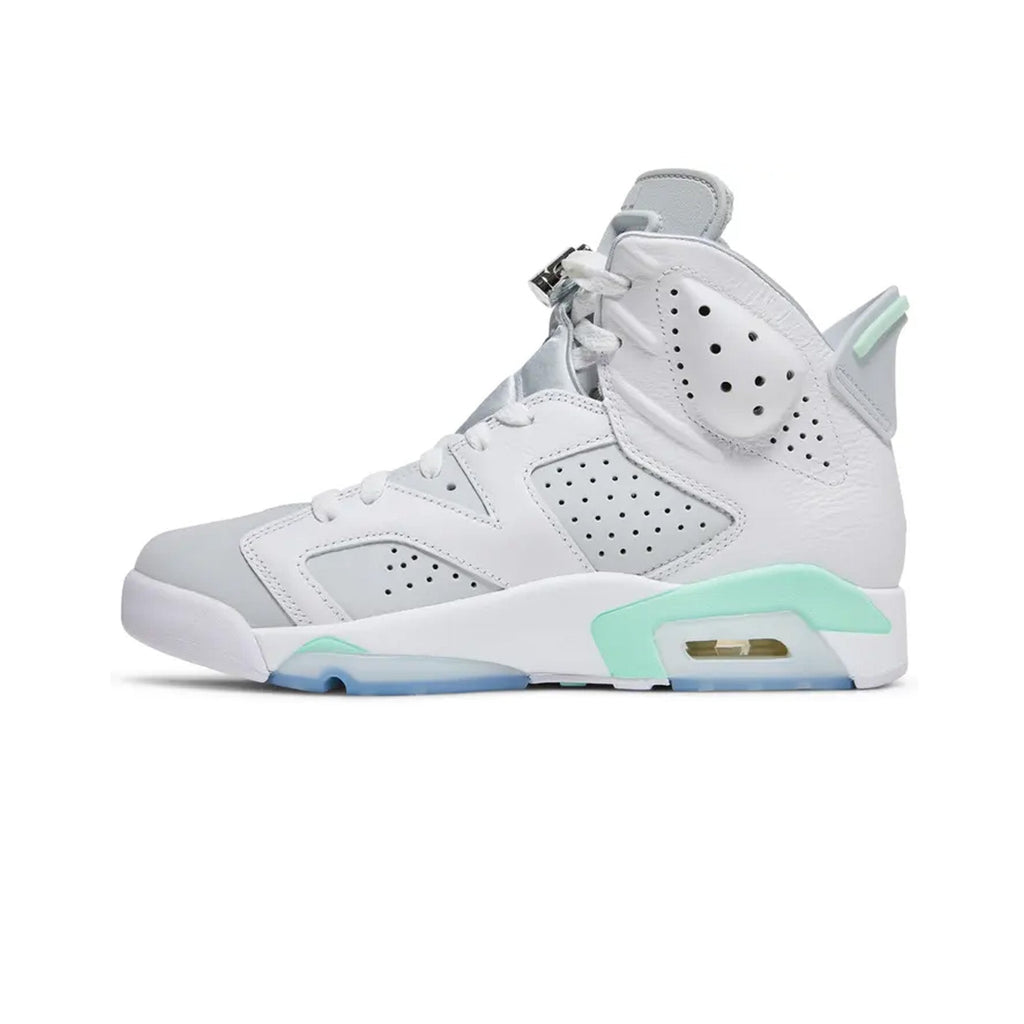 Air Jordan 6 'Mint Foam' (2022)