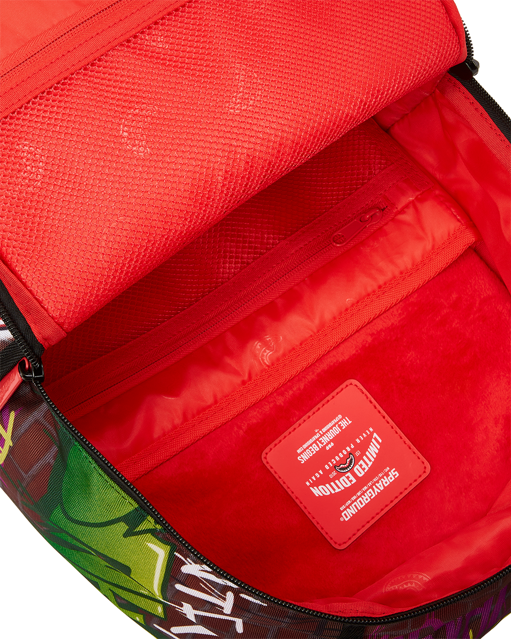 SPRAYGROUND BUGS MASTER CARROTS (DLXR)