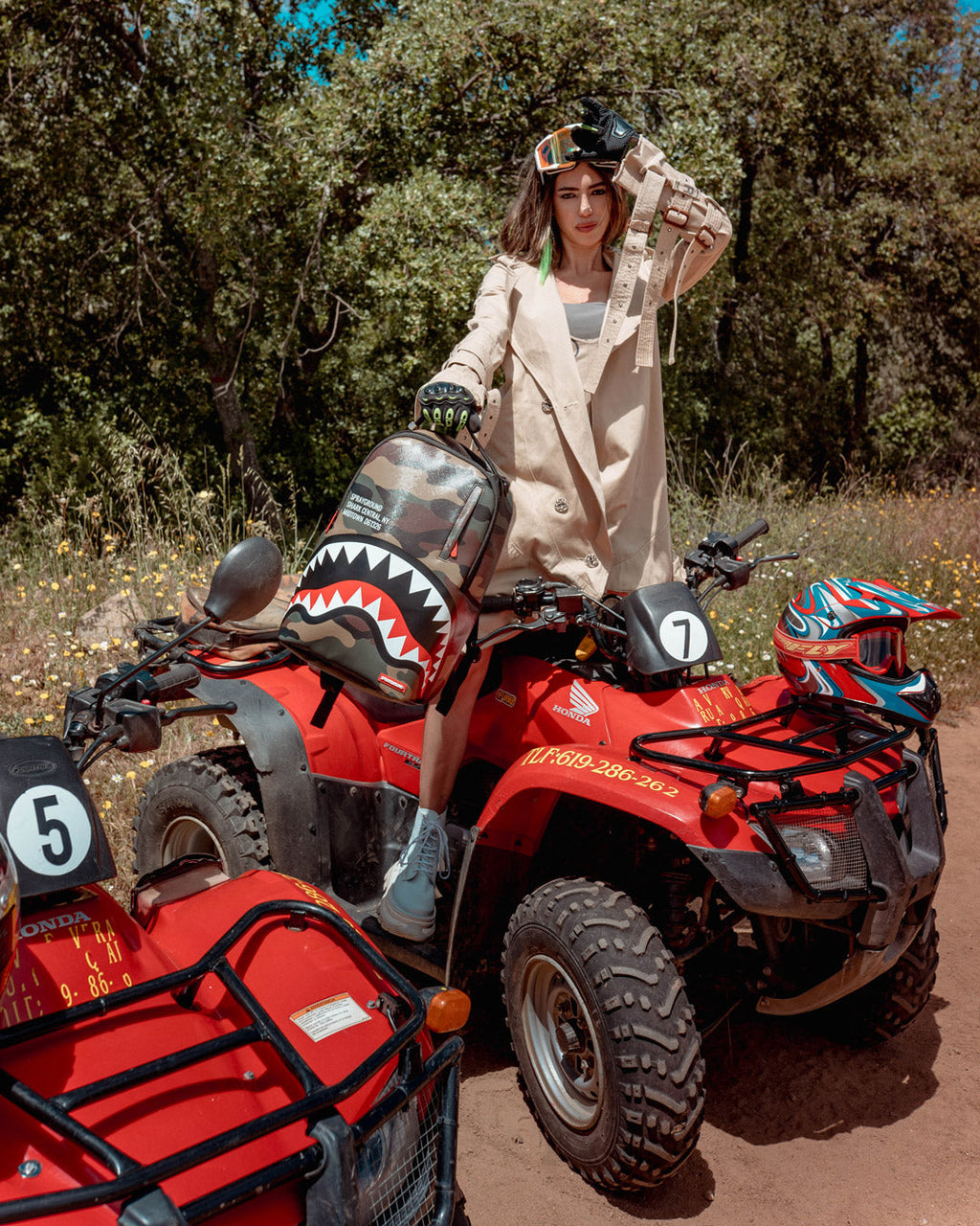 SPRAYGROUND SHARK CENTRAL OUTPOST (DLXV)