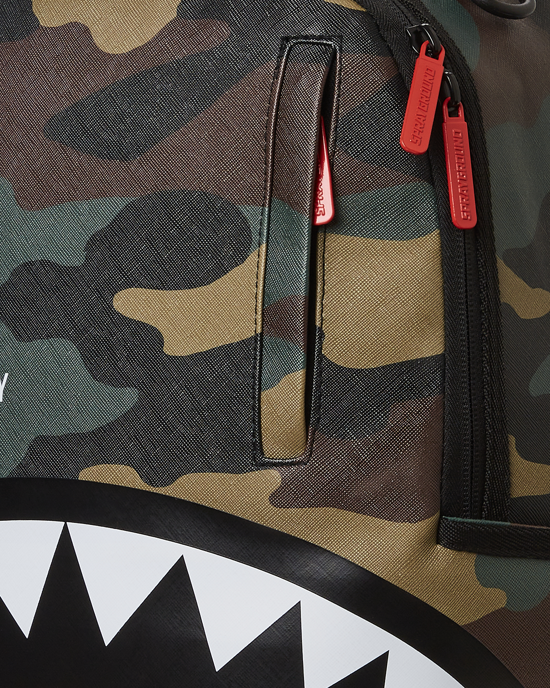 SPRAYGROUND SHARK CENTRAL OUTPOST (DLXV)