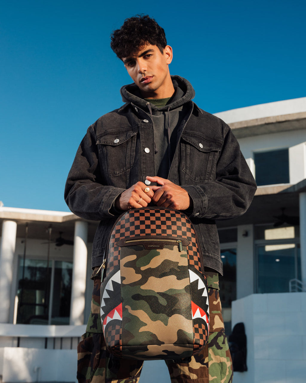 SPRAYGROUND EXTERIOR GOLD ZIP POCKET SHARKS IN PARIS BACKPACK (DLXV)