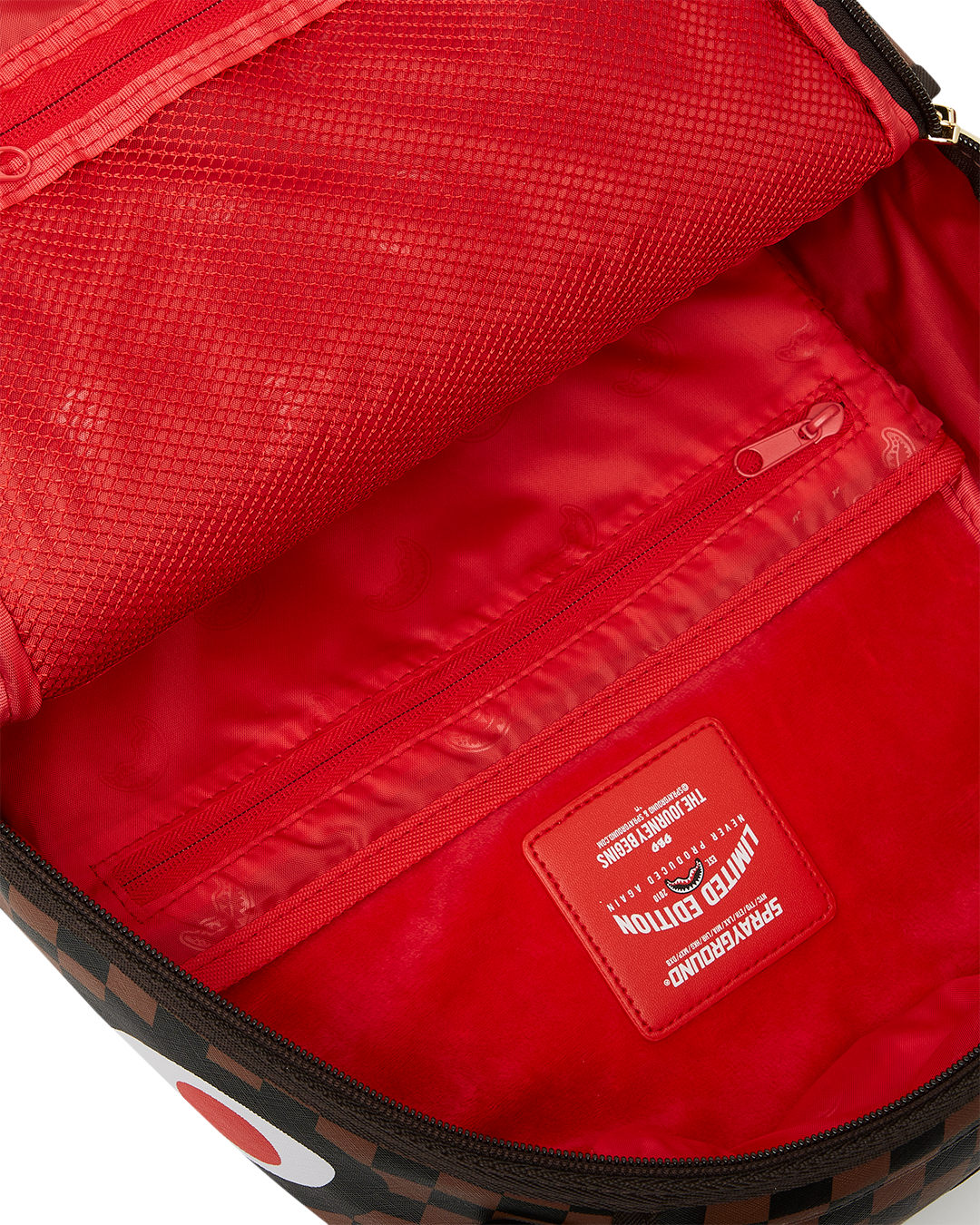 SPRAYGROUND EXTERIOR GOLD ZIP POCKET SHARKS IN PARIS BACKPACK (DLXV)