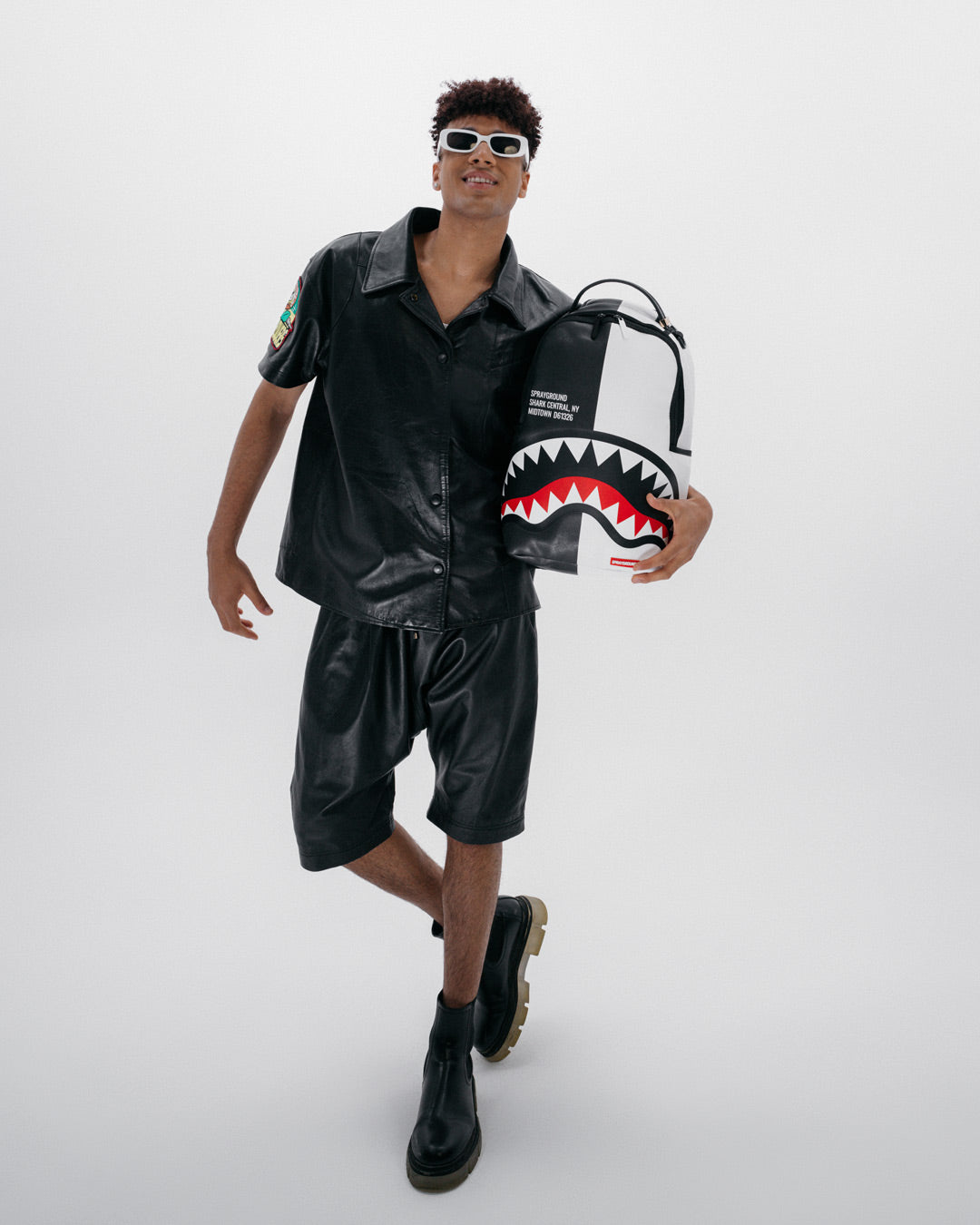 SPRAYGROUND SHARK CENTRAL SPLIT BACKPACK BLK/WHT (DLXV)