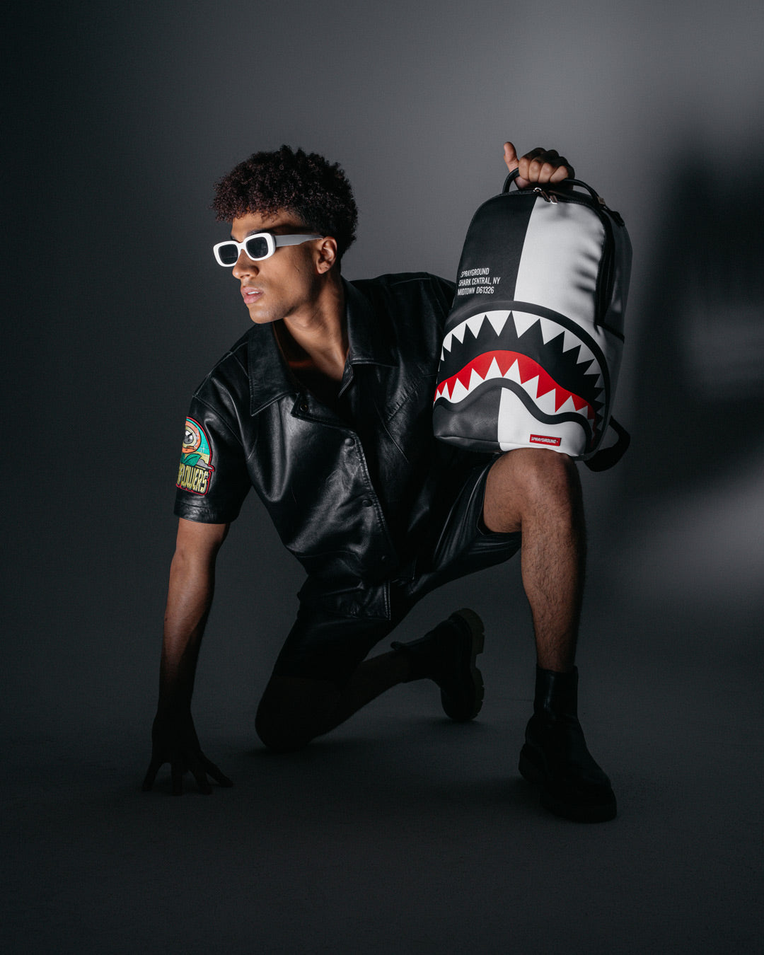 SPRAYGROUND SHARK CENTRAL SPLIT BACKPACK BLK/WHT (DLXV)