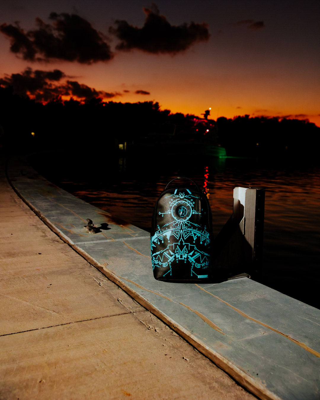 SPRAYGROUND COMPASS TO THE FUTURE