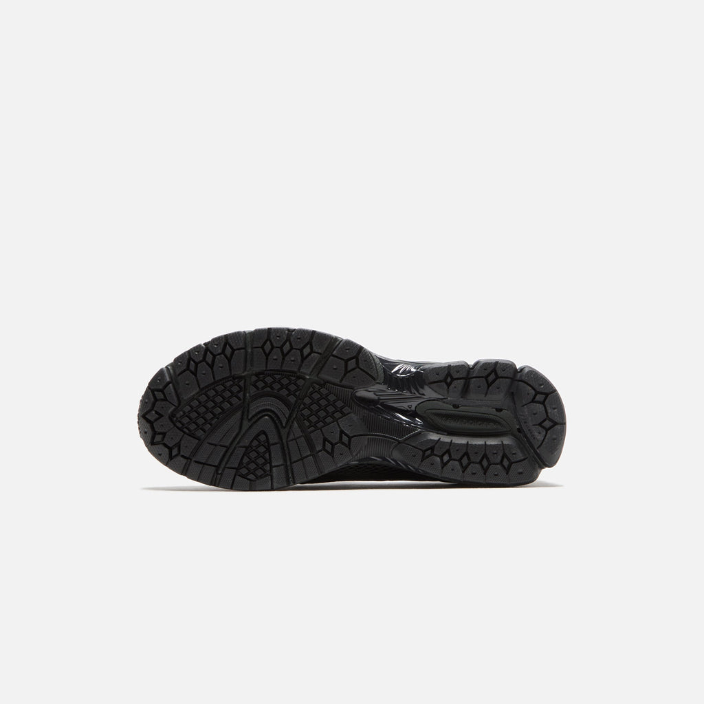 New Balance 1906L - Black / Blacktop / Phantom