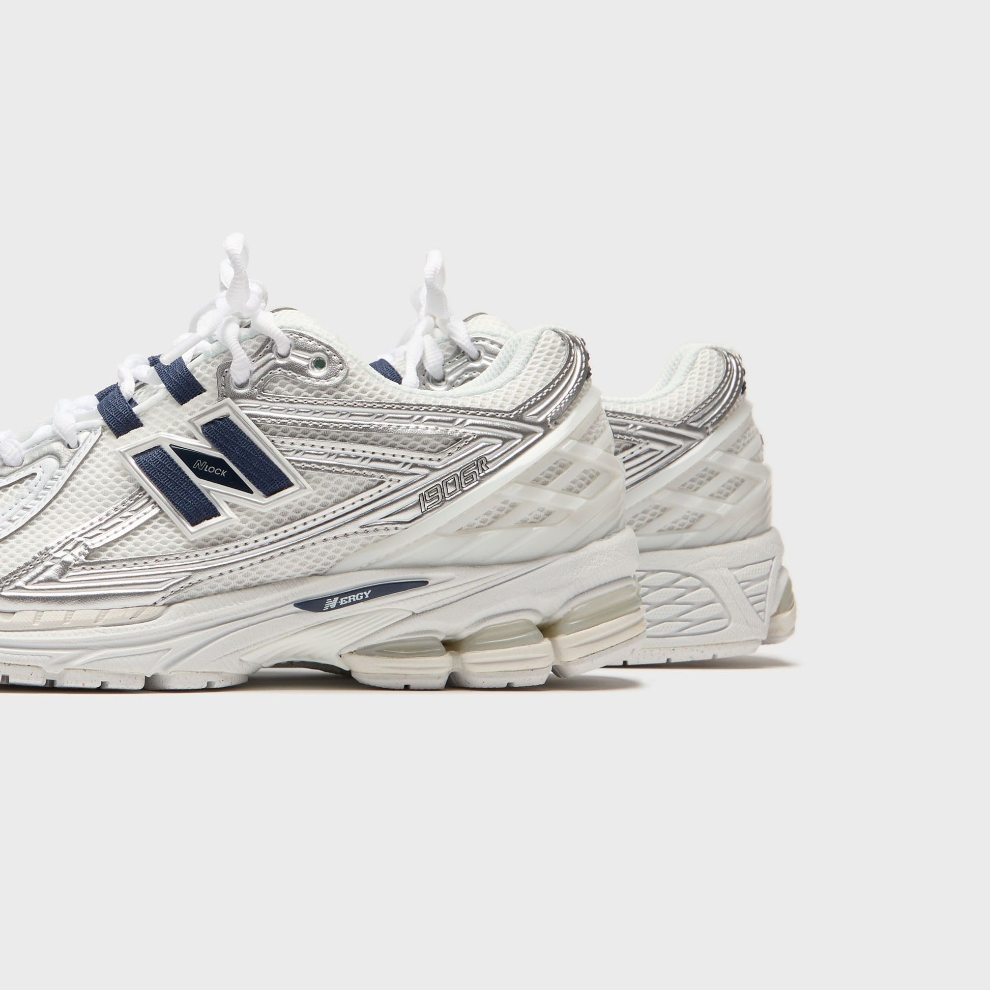 New Balance 1906R - White / Silver