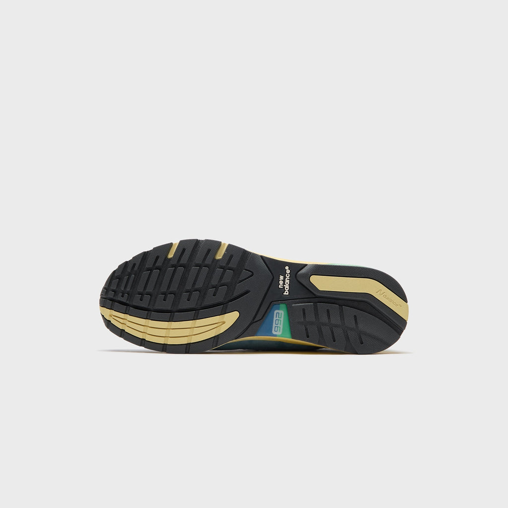New Balance Made In USA 992 - Sea Stone / Green Apple / Maize