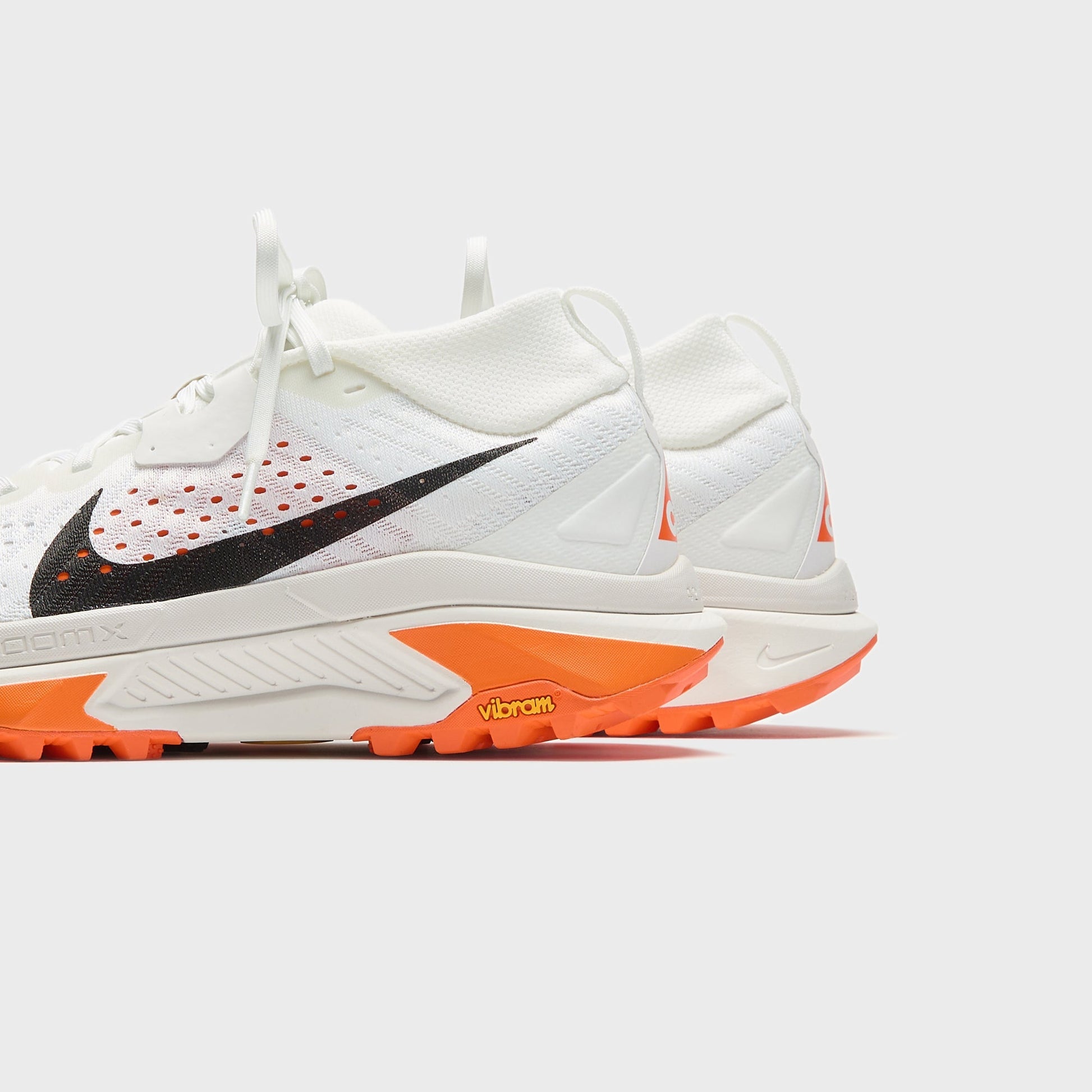 Nike ACG Zegama Trail - Summit White / Phantom / Safety Orange / Black