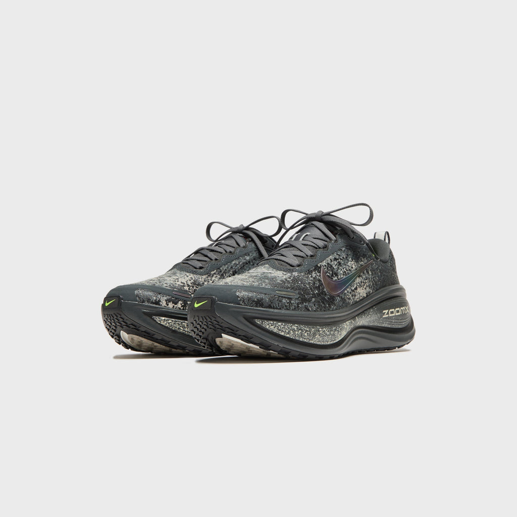 Nike Vomero Plus - Anthracite / Oatmeal / Volt / Black
