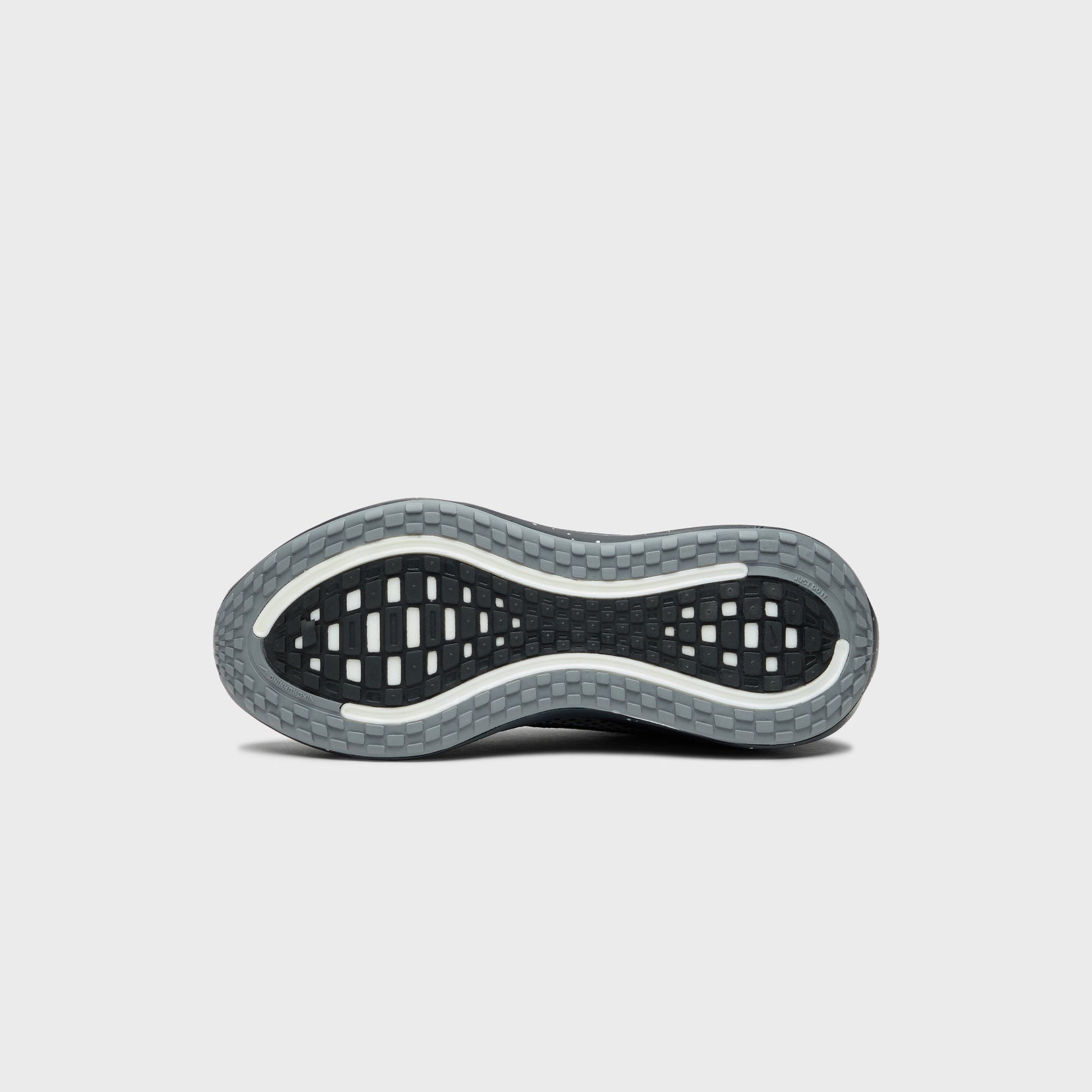 Nike Vomero Plus - Anthracite / Metallic Silver