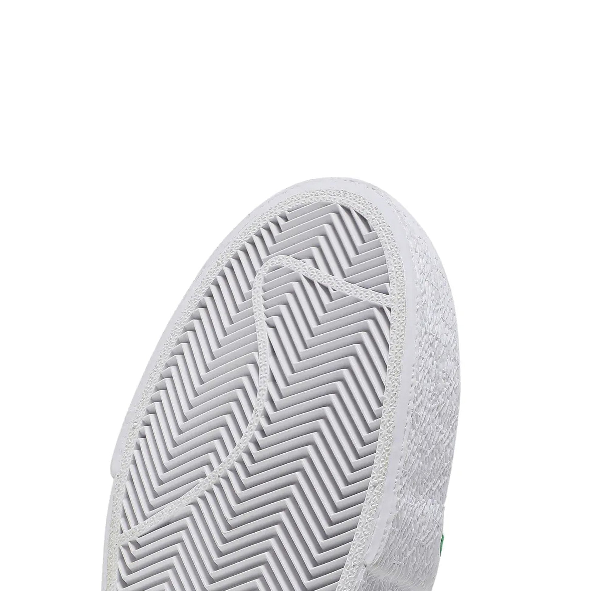 Nike Blazer Low x Sacai 'Medium Grey Classic Green'