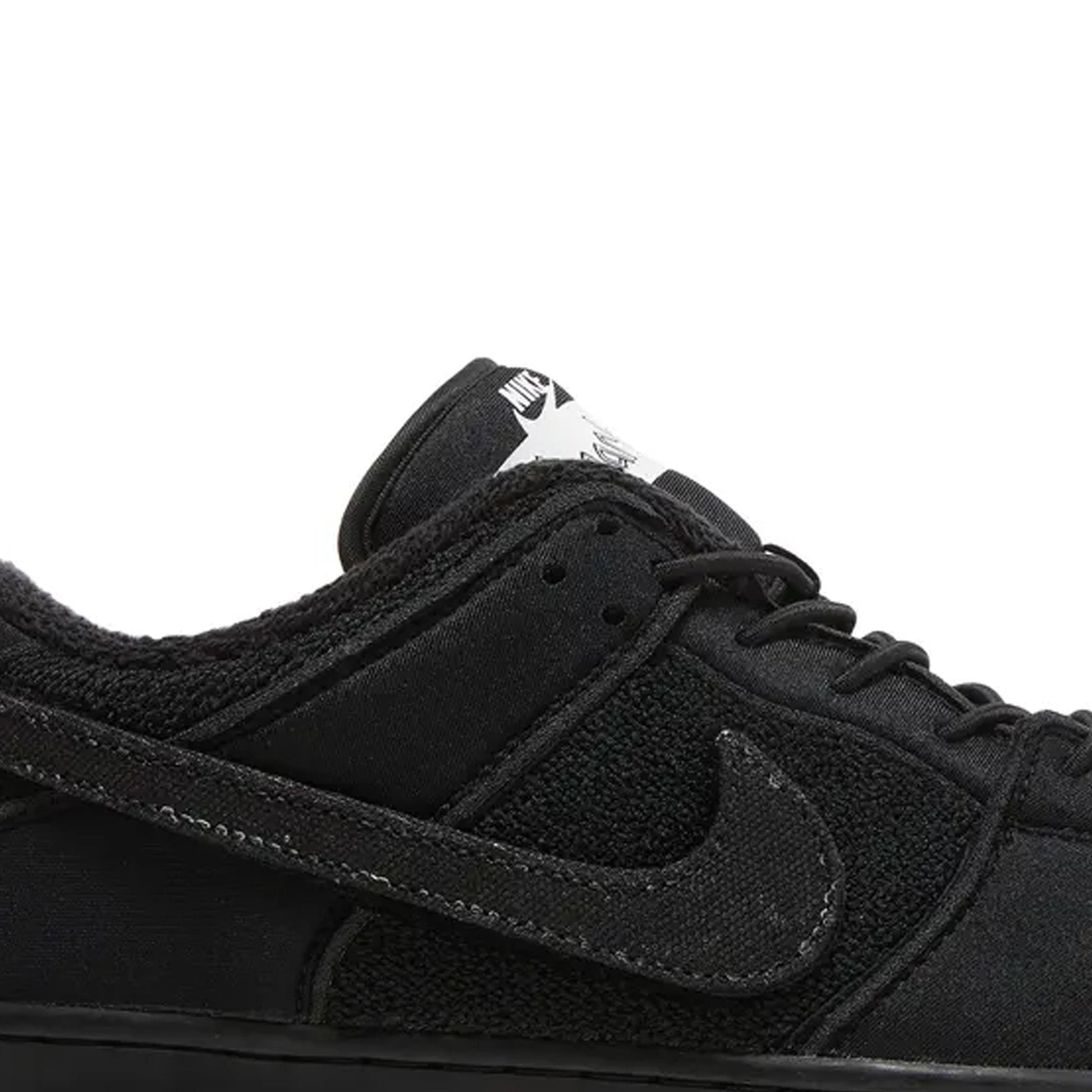 Nike SB Dunk Low x Gnarhunters 'Black' (2022)