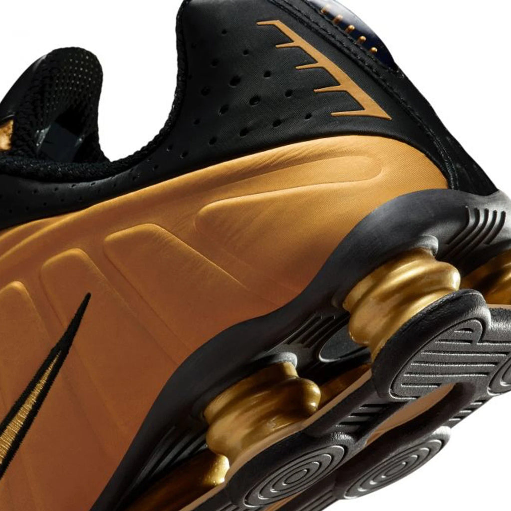 Nike Shox R4 'Metallic Gold Black' (2025)
