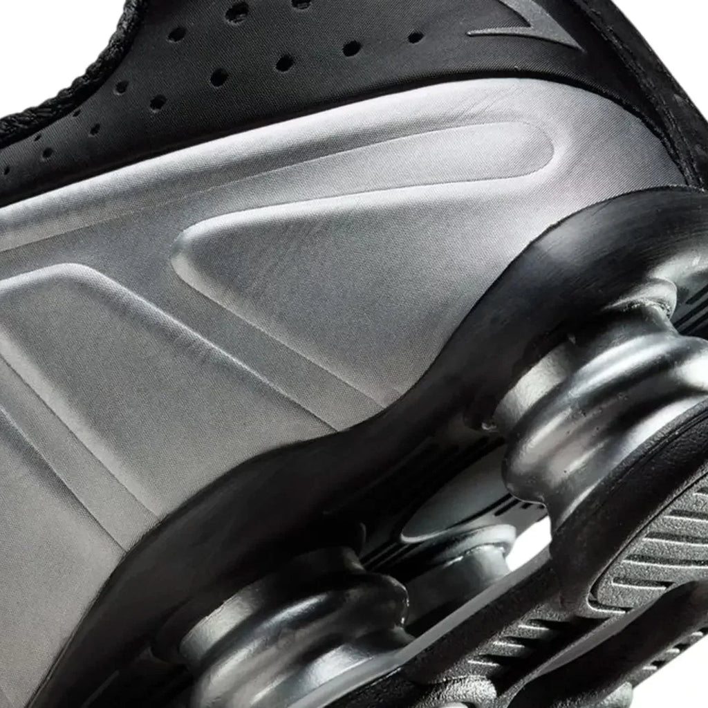 Nike Shox R4 'Metallic Silver Black' (2025)