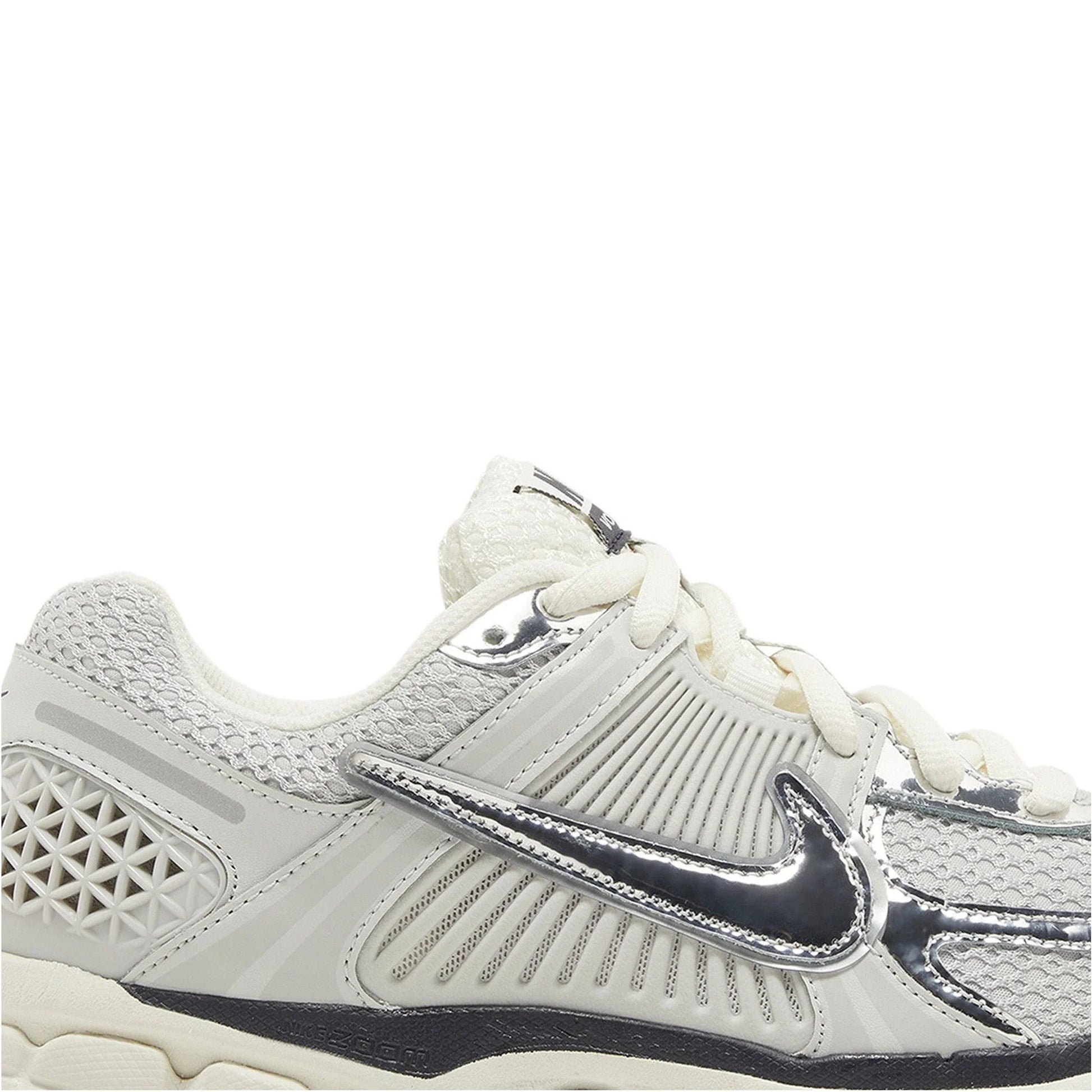 Nike Zoom Vomero 5 'Chrome' (2024)