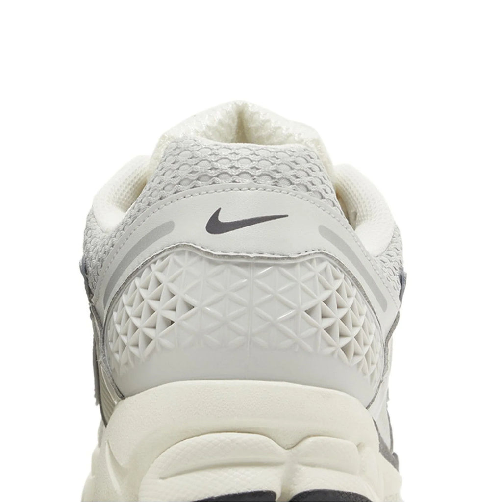 Nike Zoom Vomero 5 'Chrome' (2024)