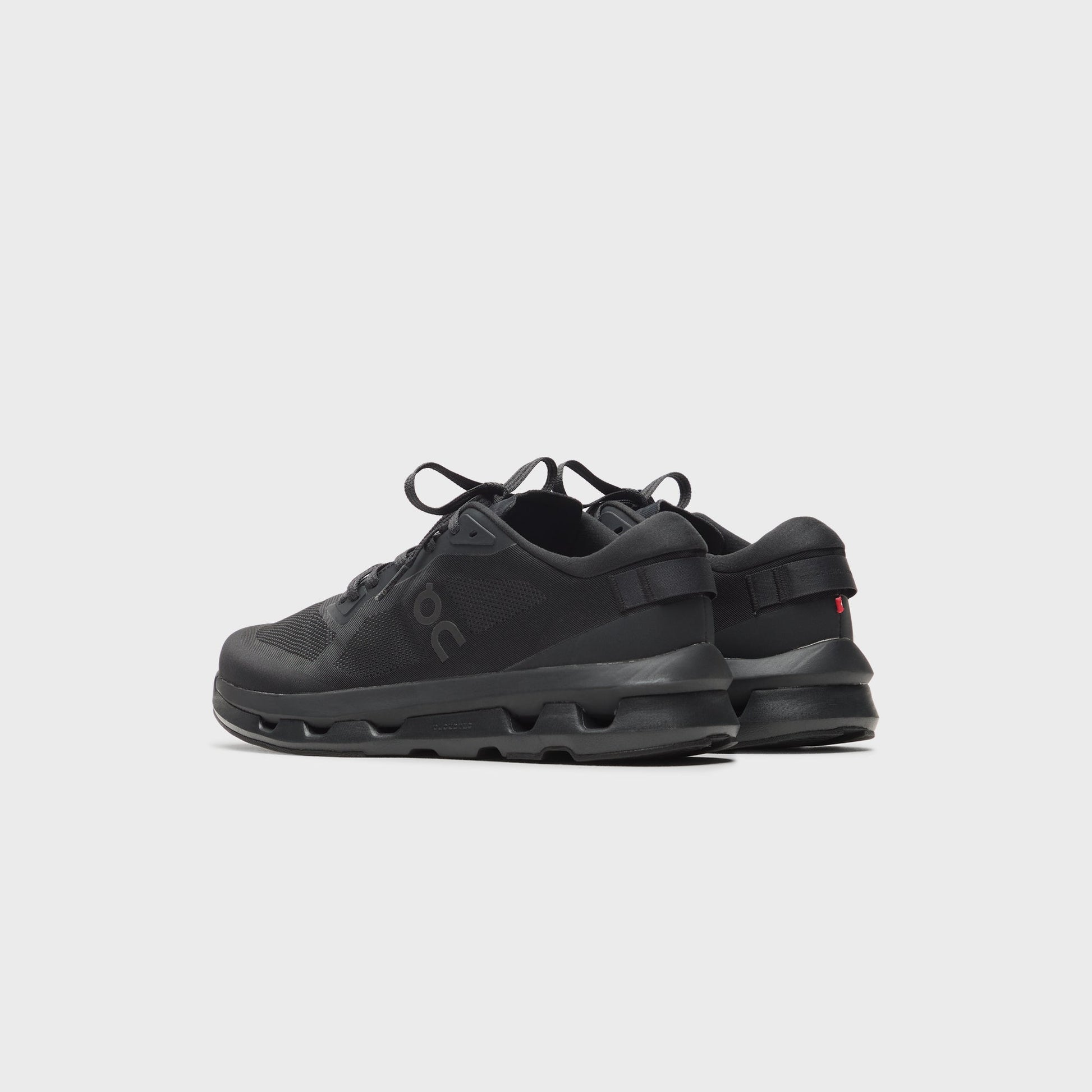 On Running Cloudzone - Black / Eclipse