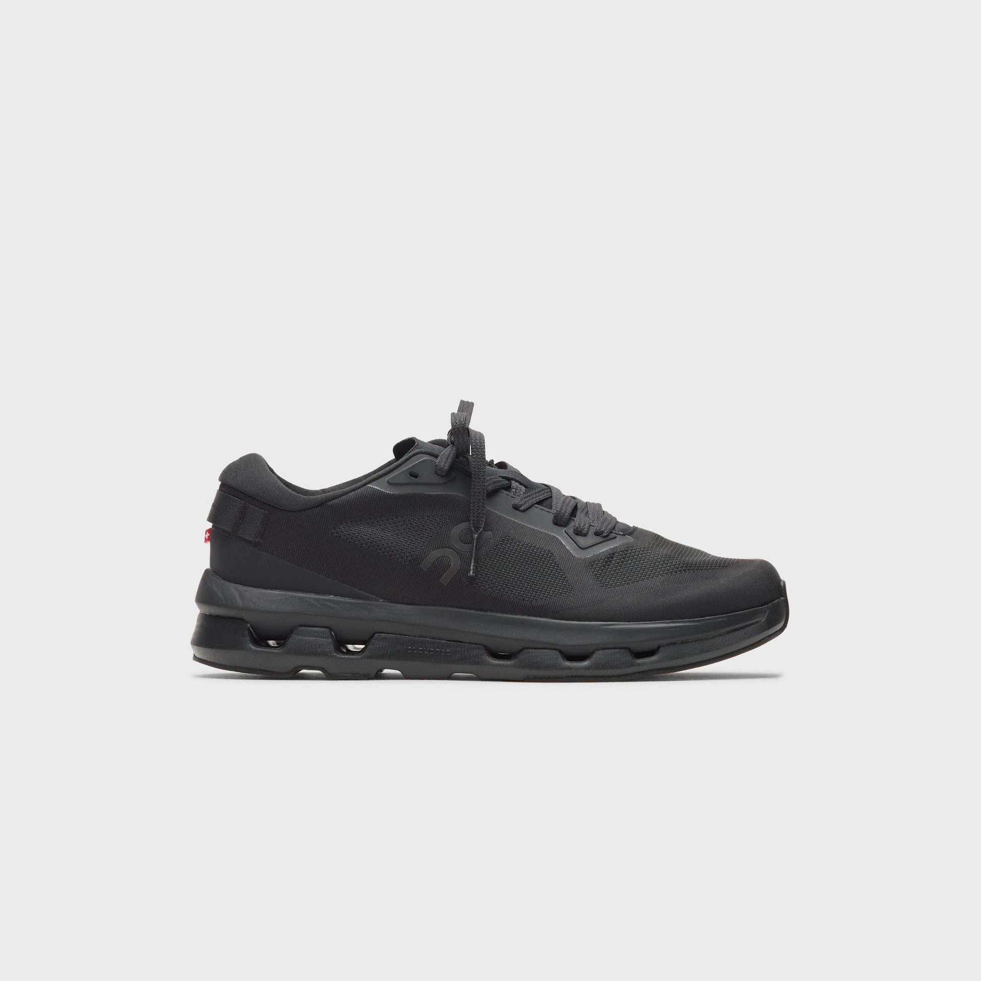 On Running Cloudzone - Black / Eclipse