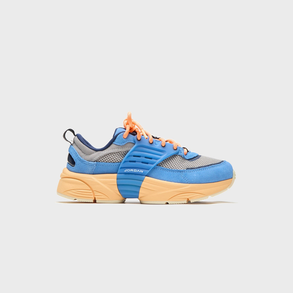 Jordan Trunner O/S - Blue Beyond / Atomic Orange / Cobblestone
