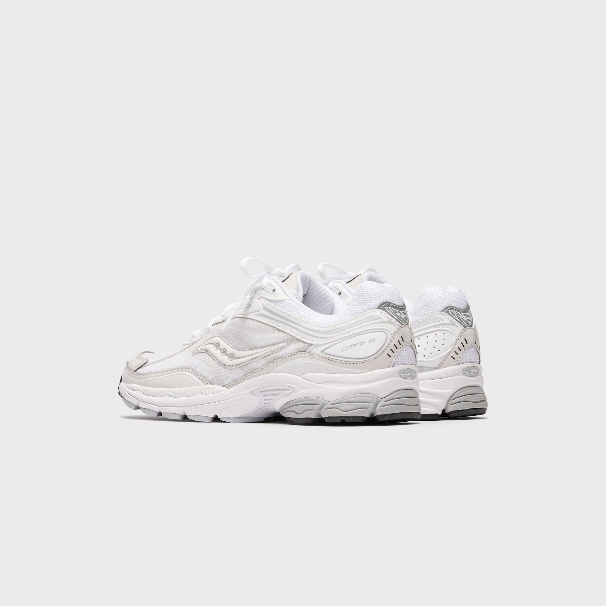 Saucony ProGrid Omni 9 Distract - White / Grey
