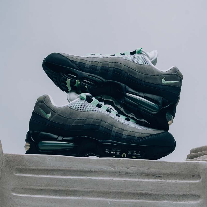 Women's Nike Air Max 95 OG - Black/Fresh Mint