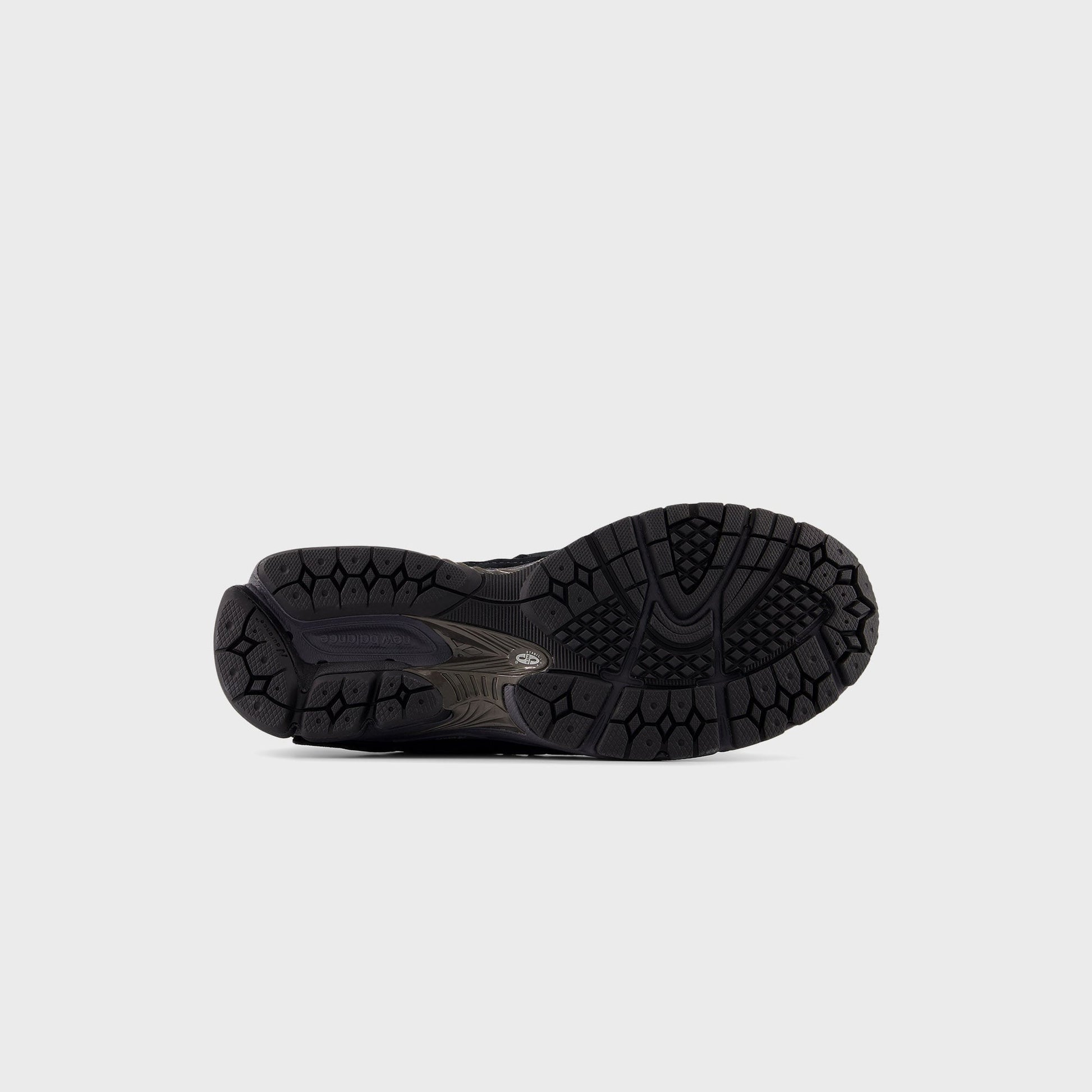 New Balance U2002DX - Black / Magnet