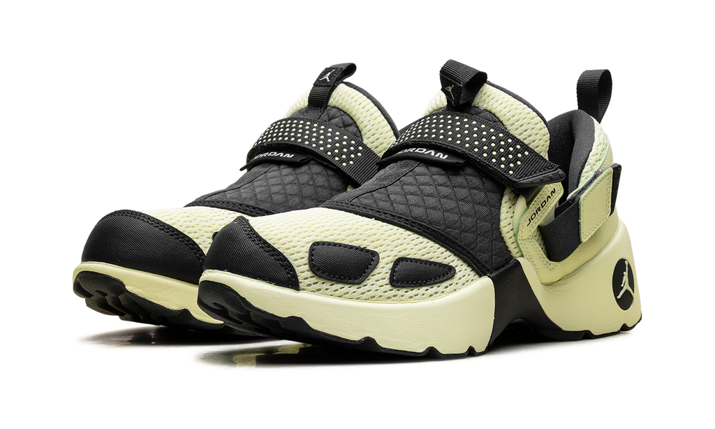 Jordan Trunner LX "Luminous Green" HQ2164 302