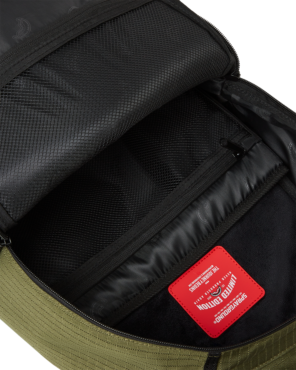SPRAYGROUND SHARK CENTRAL AIRBORNE BACKPACK