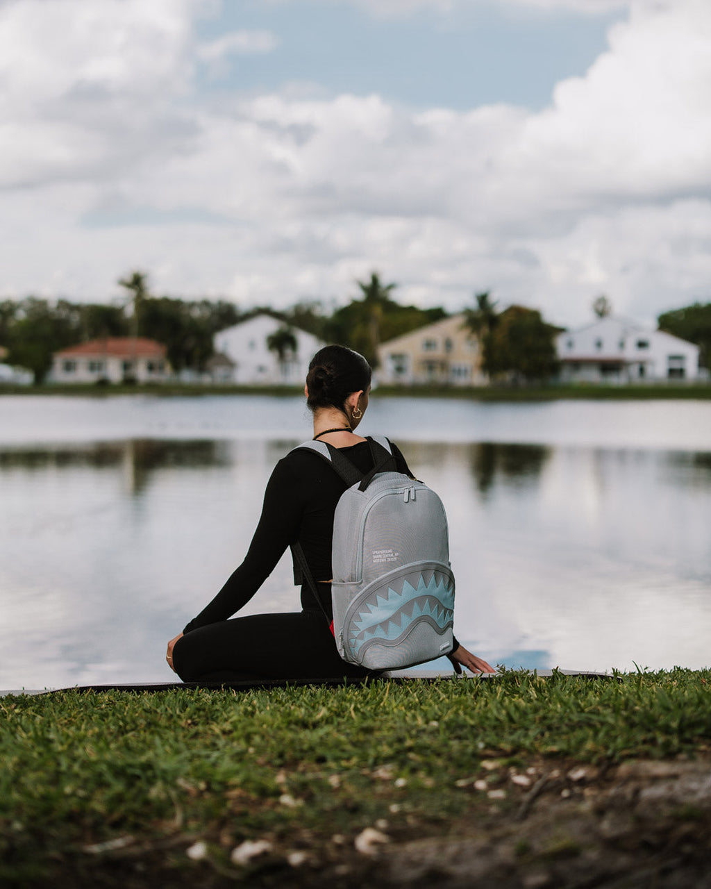 SPRAYGROUND SHARK CENTRAL ICE MESH BACKPACK