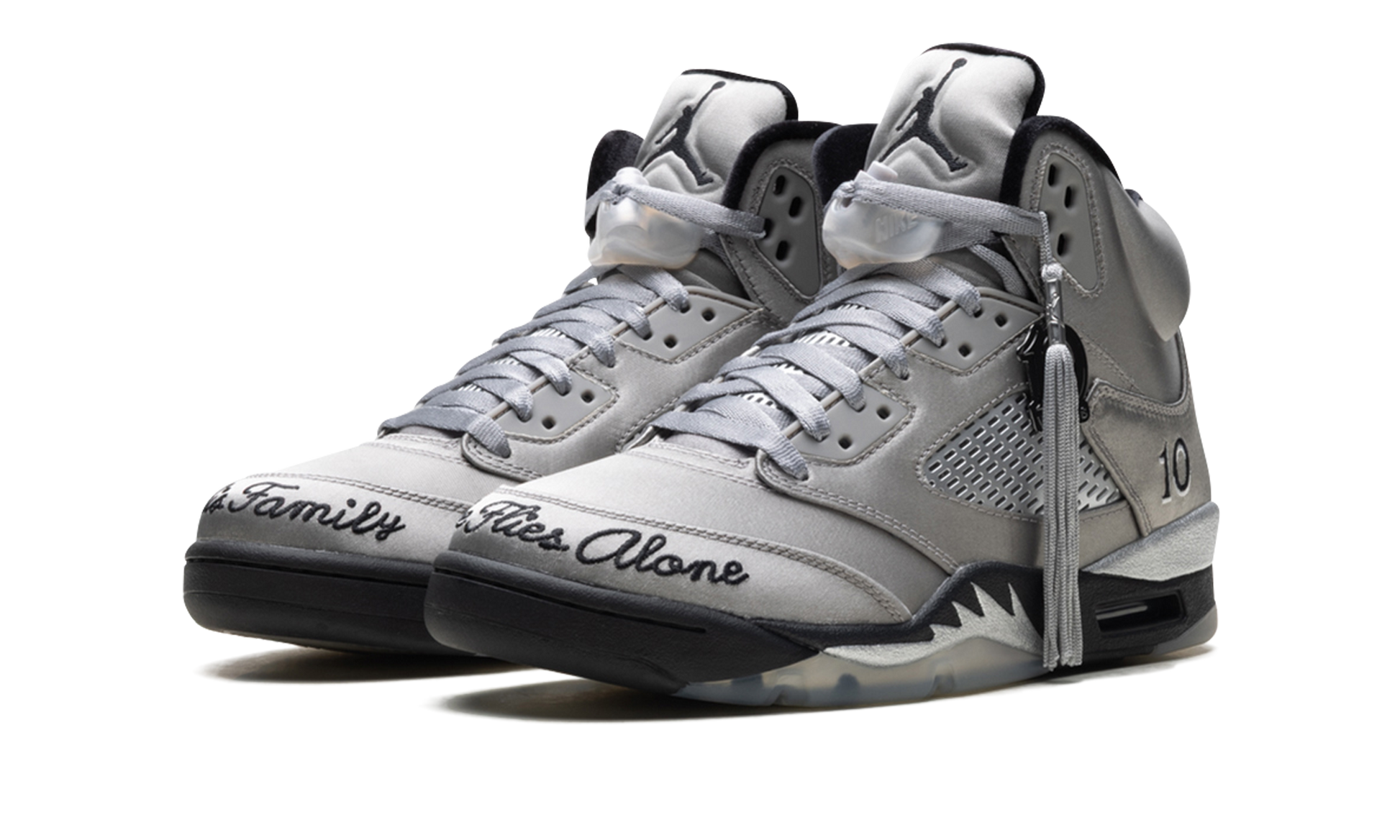 Air Jordan 5 Retro WMNS "Wings (2025)" IO2038 001