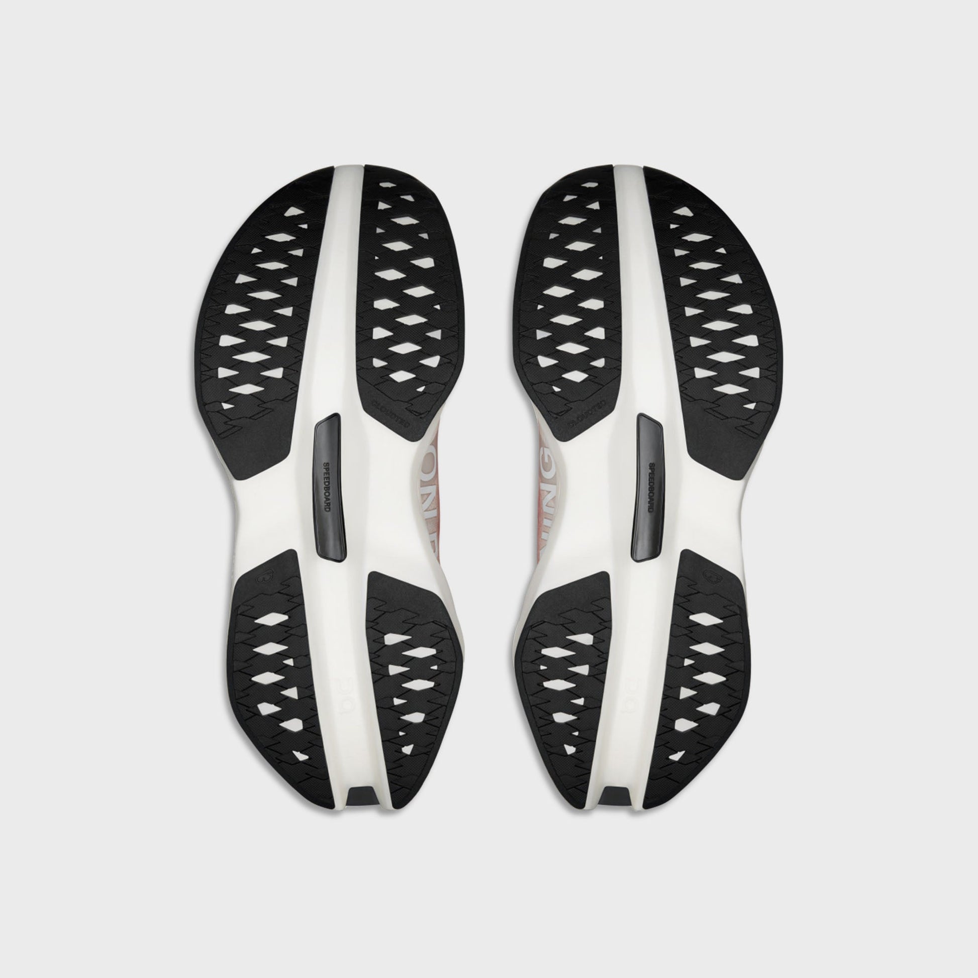 On Running Cloudboom Max - White / Pearl