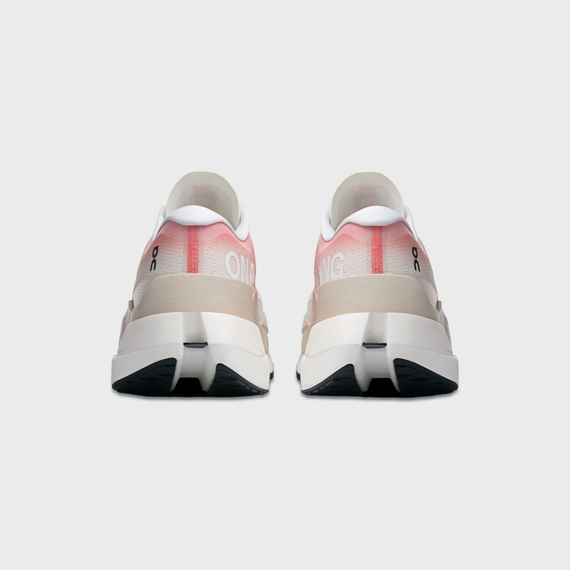 On Running Cloudboom Max - White / Pearl