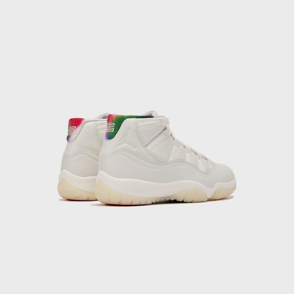 Nike Air Jordan 11 Retro - Sail / Newsprint / Sport Royal