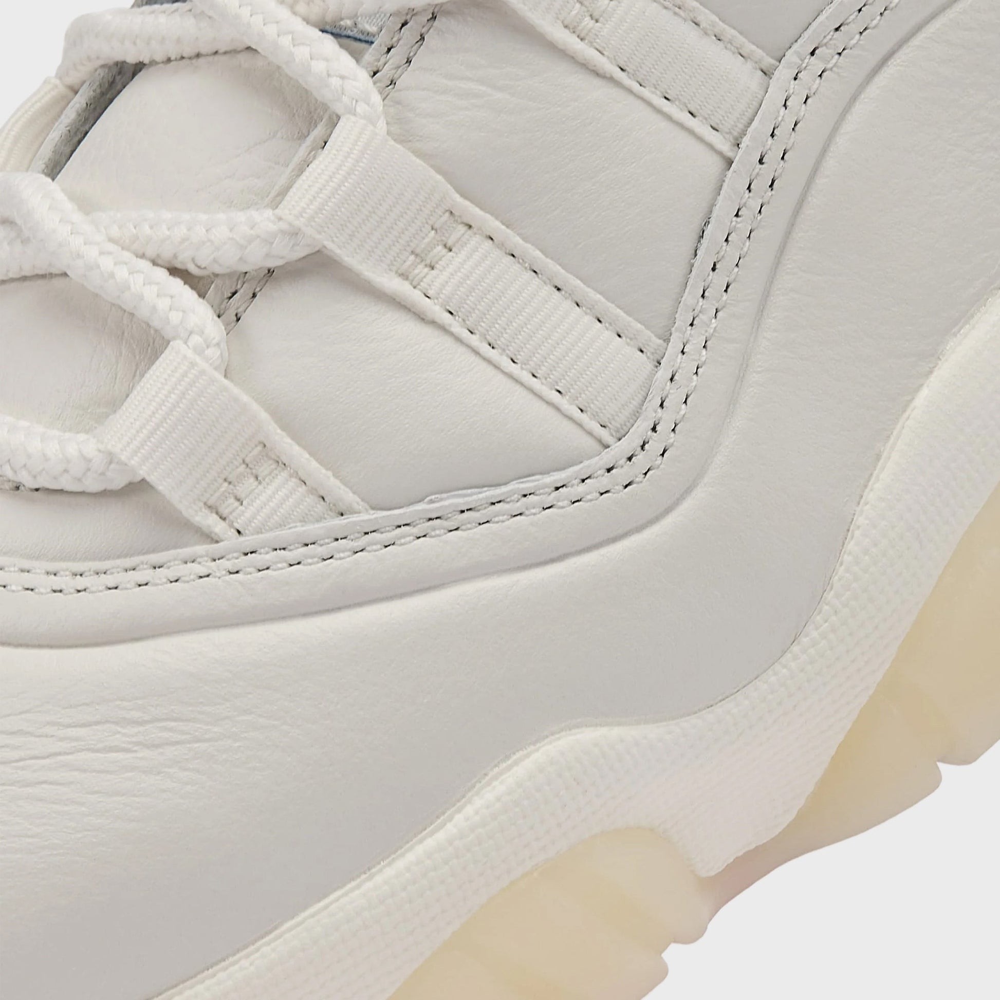 Nike Air Jordan 11 Retro - Sail / Newsprint / Sport Royal