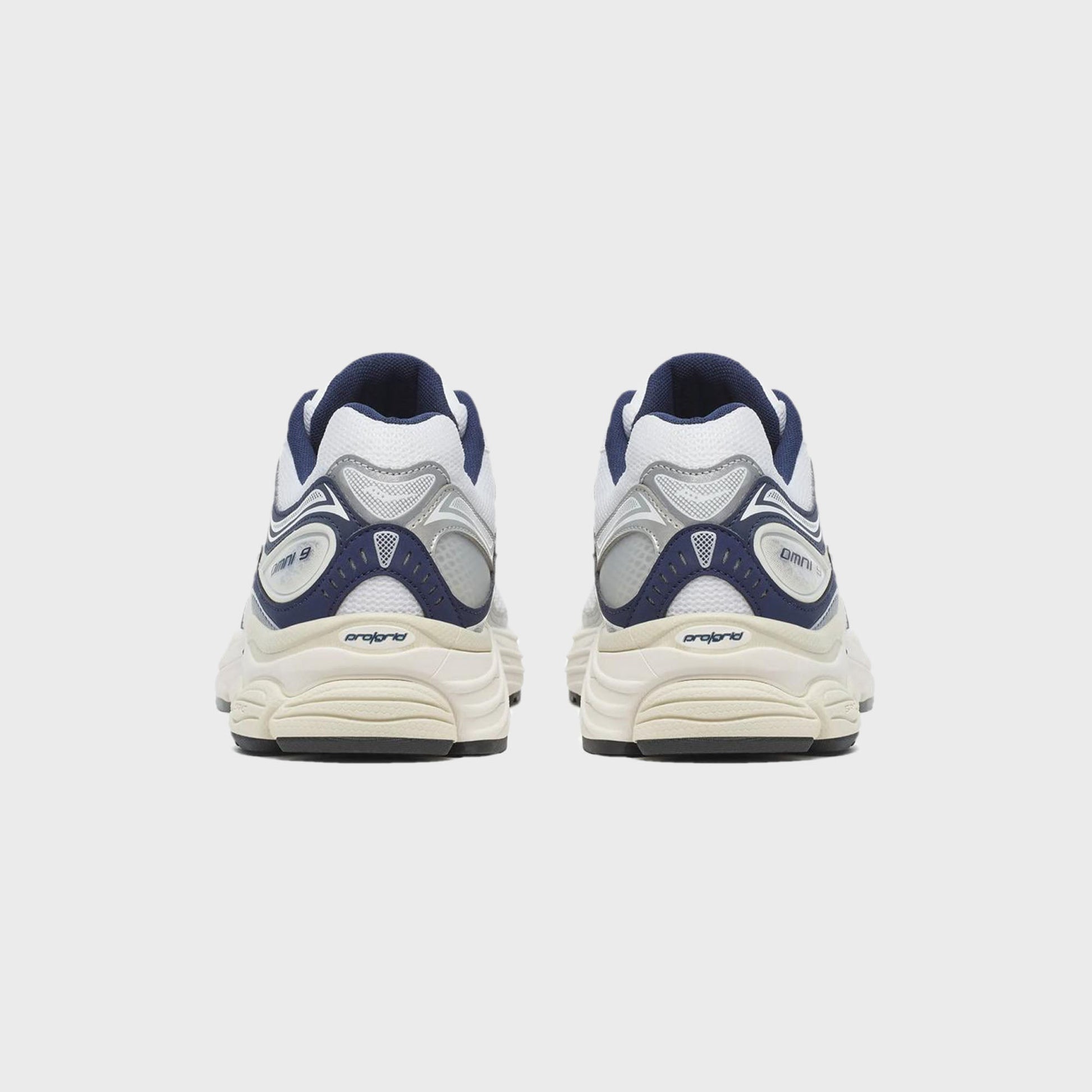 Saucony ProGrid Omni 9 - White / Navy