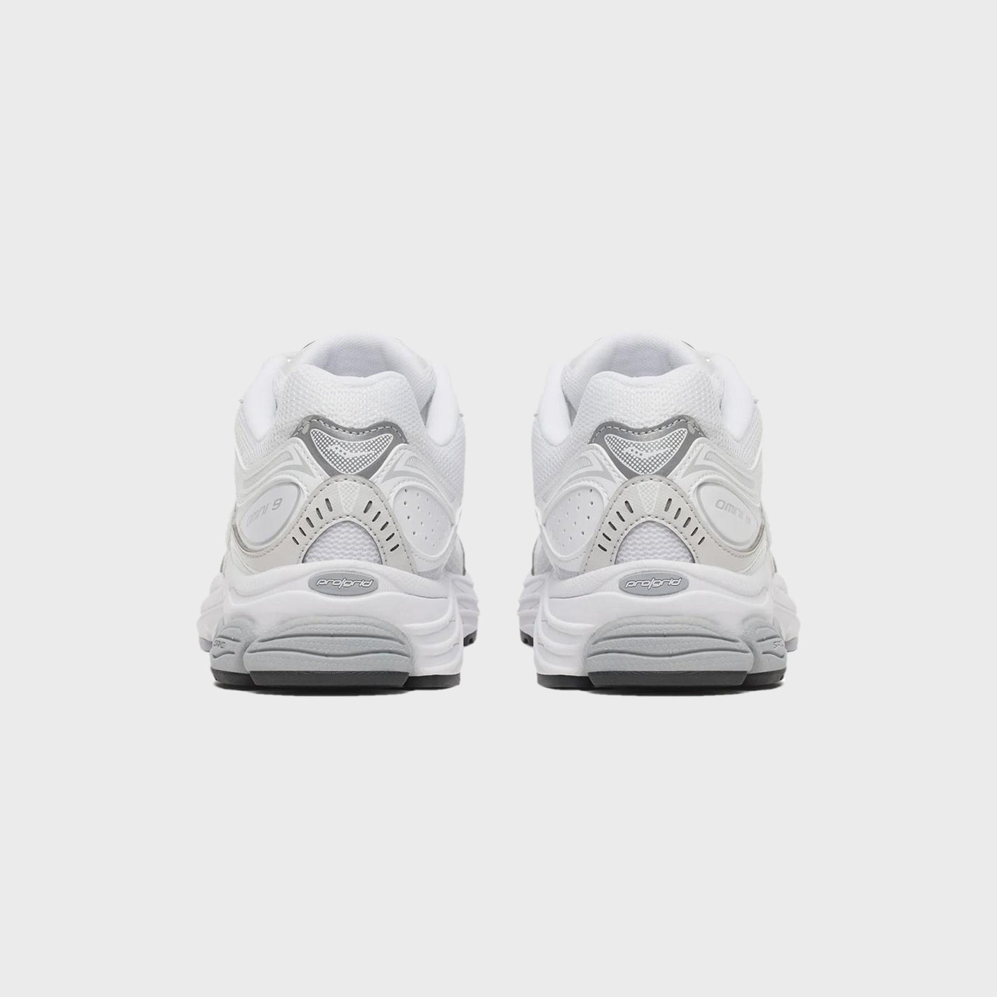 Saucony ProGrid Omni 9 Distract - White / Grey