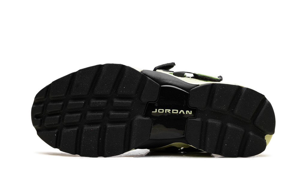 Jordan Trunner LX "Luminous Green" HQ2164 302